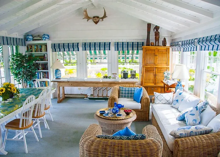 Harbor Knoll Bed & Breakfast Greenport