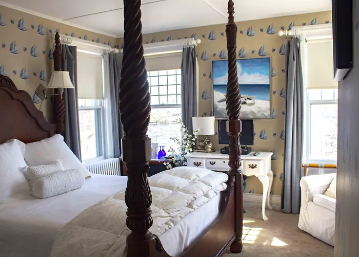 Harbor Knoll Bed & Breakfast Greenport