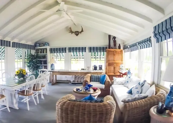Harbor Knoll Bed & Breakfast Greenport